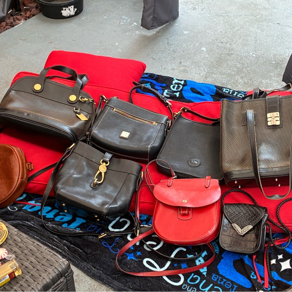 9-Dooney & Burk, 1-Coach, 1- Brahmin & 2- LV bags. ( Selling All) one Price